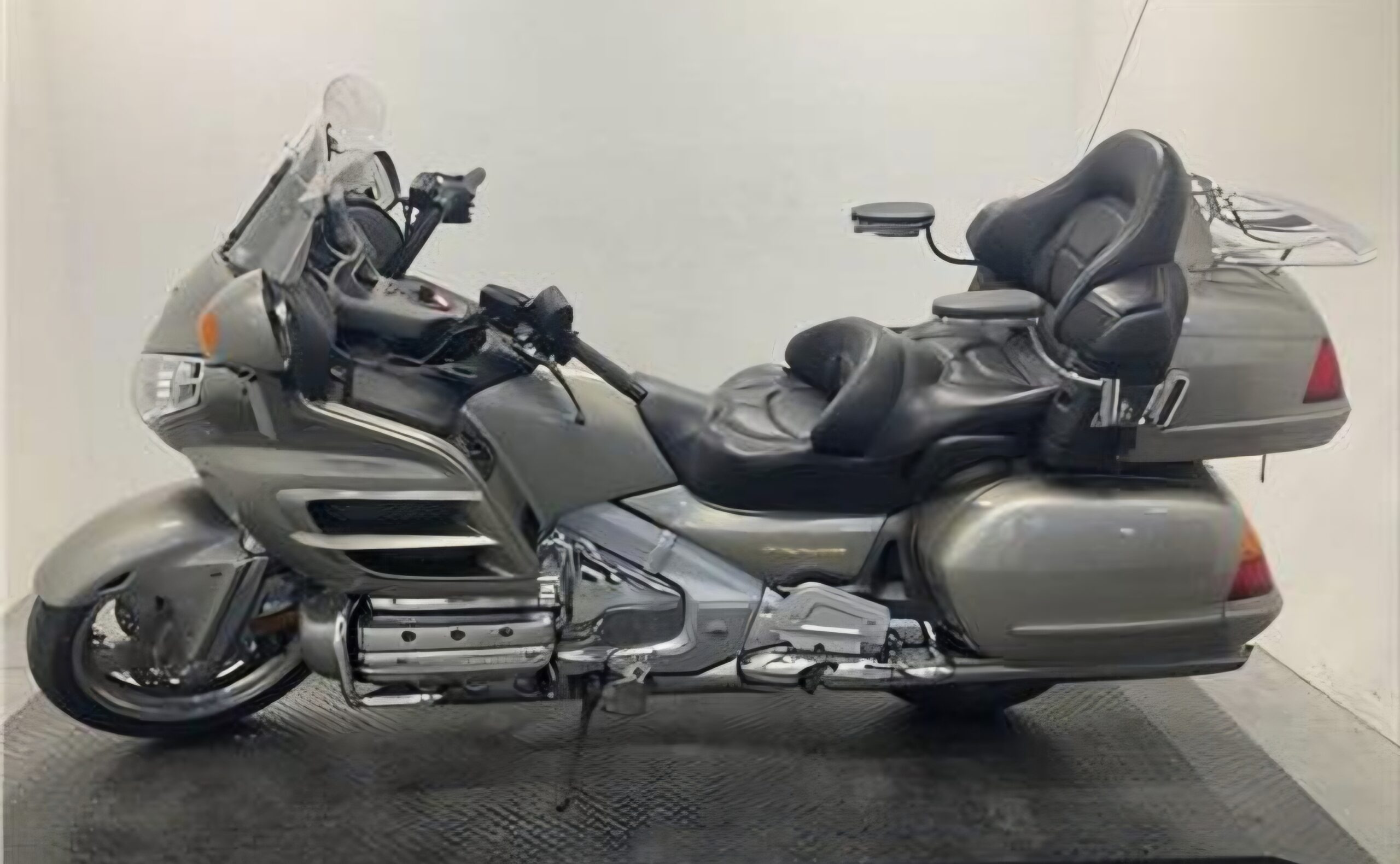 Honda Goldwing 1800, 2002 r., tylko 5900 mil
